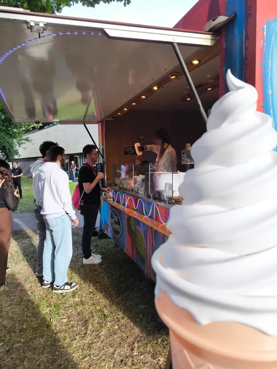 Eiswagen Don Churro mieten in Aßmannshardt