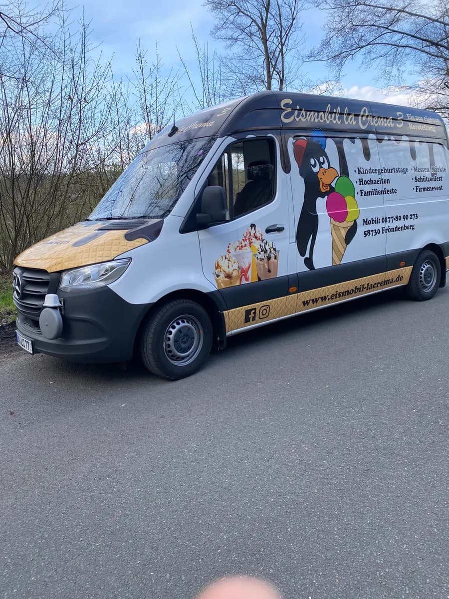 Eiswagen Eismobil La Crema mieten in Fröndenberg/Ruhr