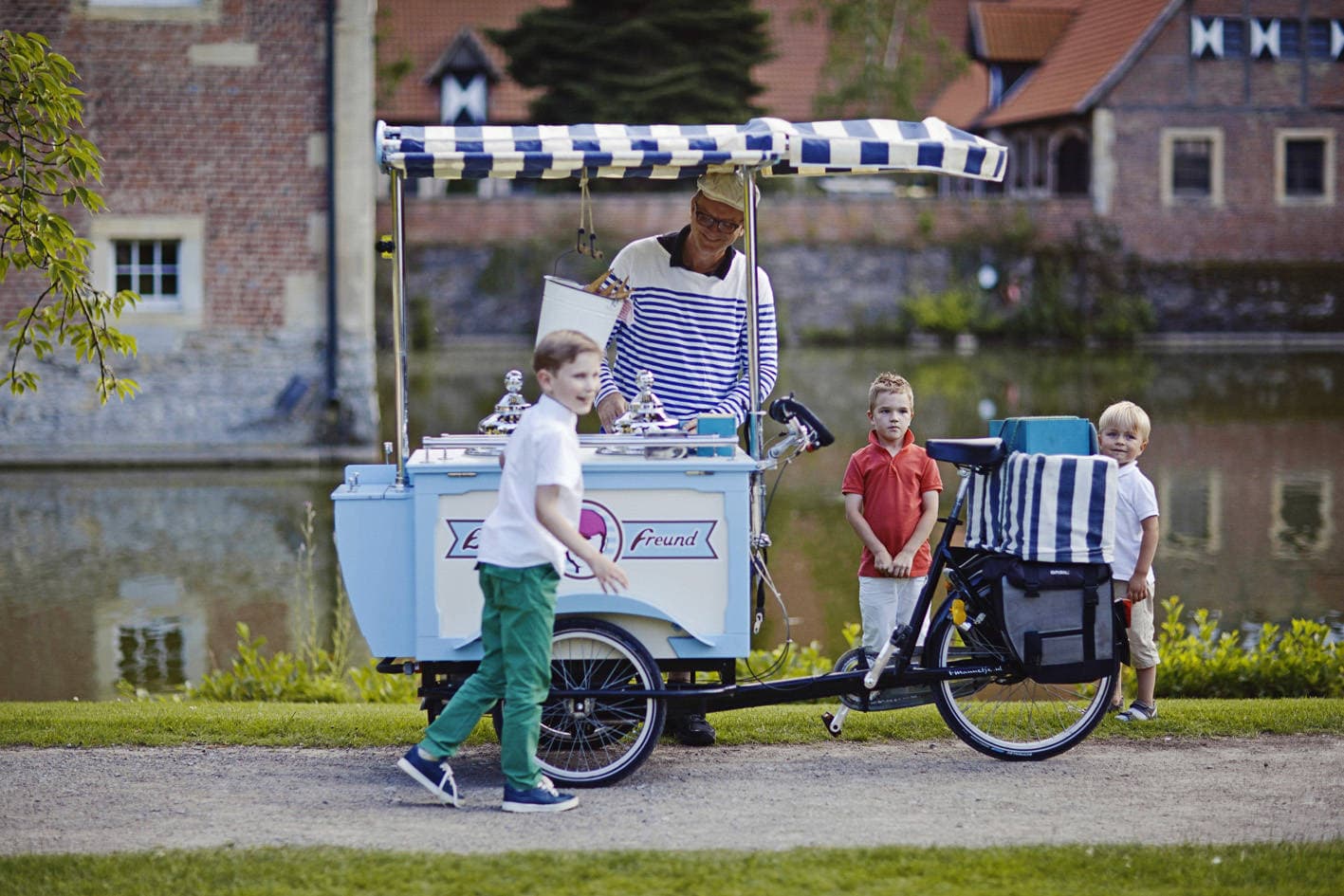Eiswagen Eiskremfreund mieten in Berlin